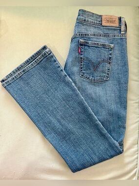 Levi’s 515 blue jeans boot cut sz 6 short vguc